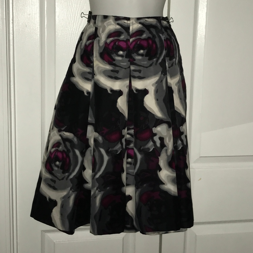 Express Floral Pleated Skirt - Picture 2 of 3